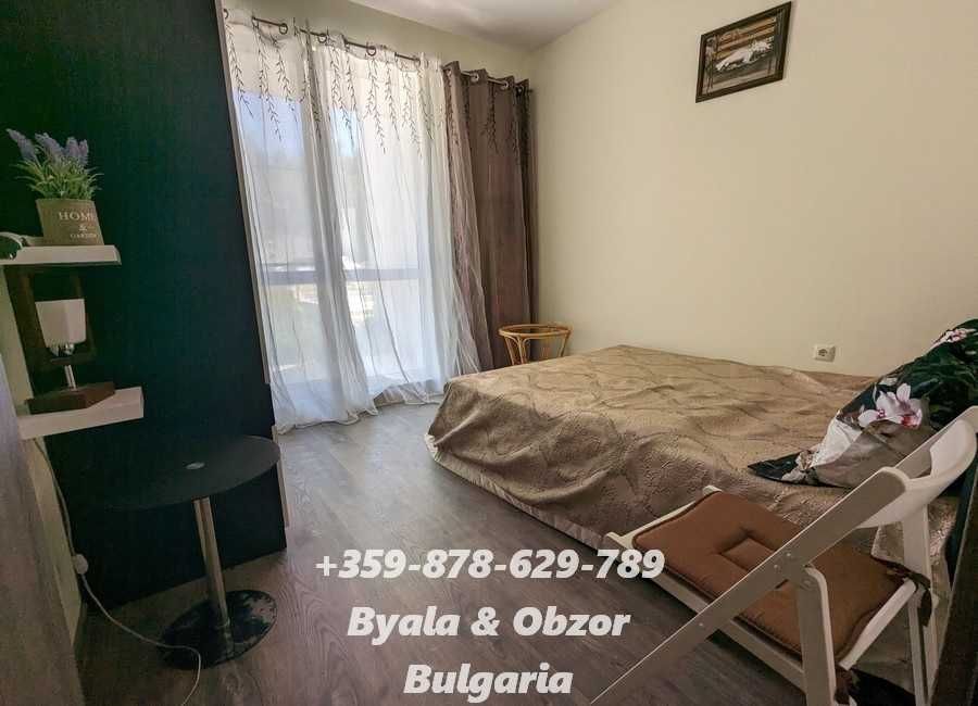 Обзаведен двустаен апартамент със собствен двор-градина в гр.Бяла