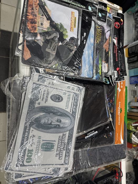 Мышки, коврики, клавиатуры.