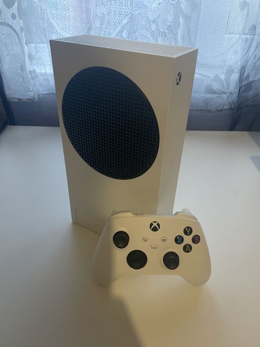 Vând Xbox Series S