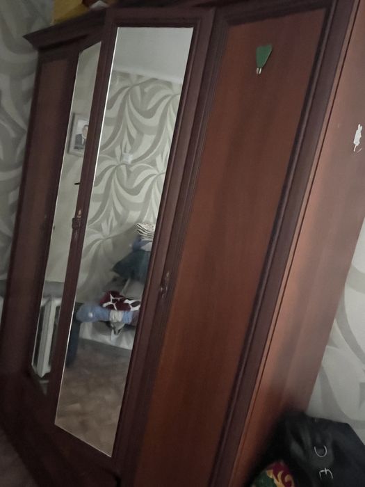 Шкаф и шифонер !