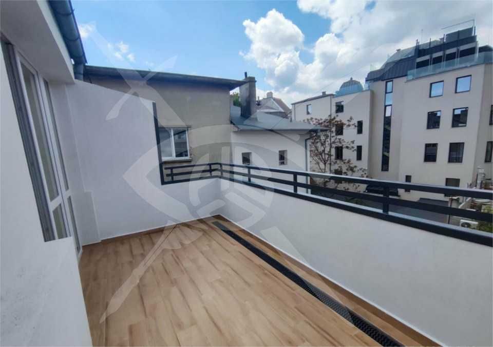 Дава се под наем Четиристаен апартамент в Варна, Център - 120 кв.м за 1000 € - Снимка #5