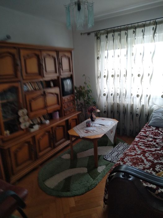 Închiriez apartament
