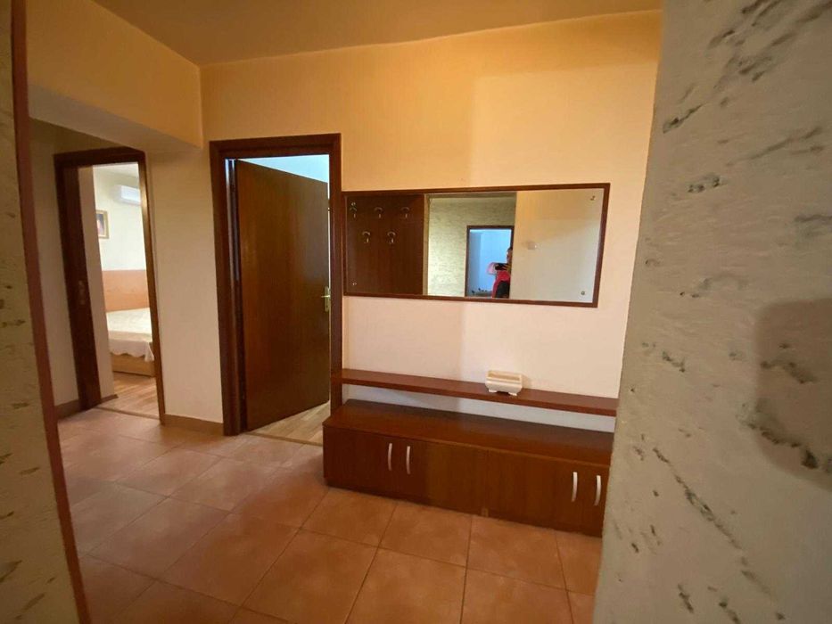 Închiriez apartament 4 camere zona Iancului