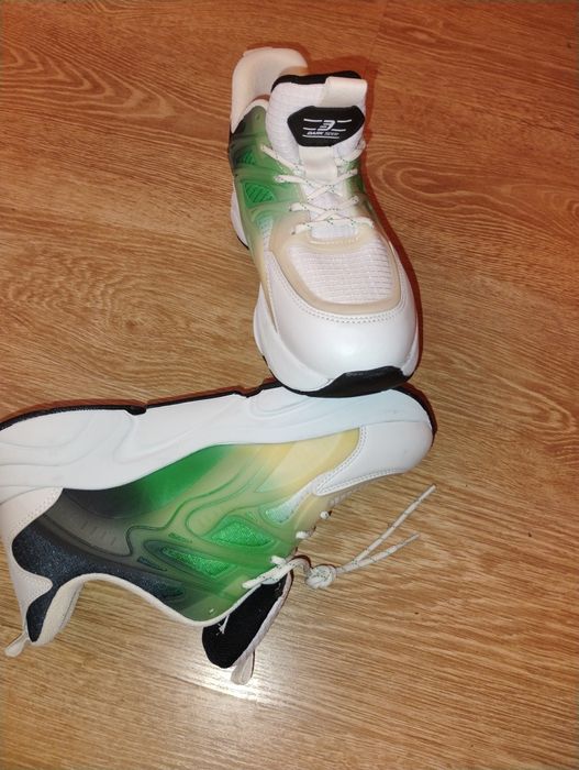 Маратонки 44номер