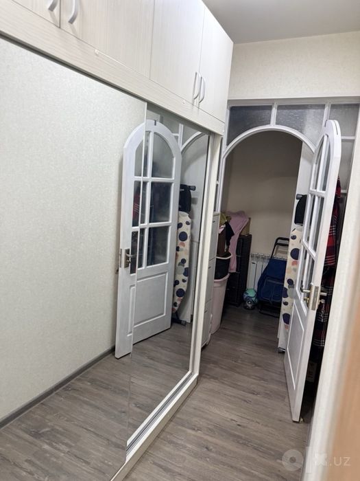 Продается квартира Сергели-8 2/1/7