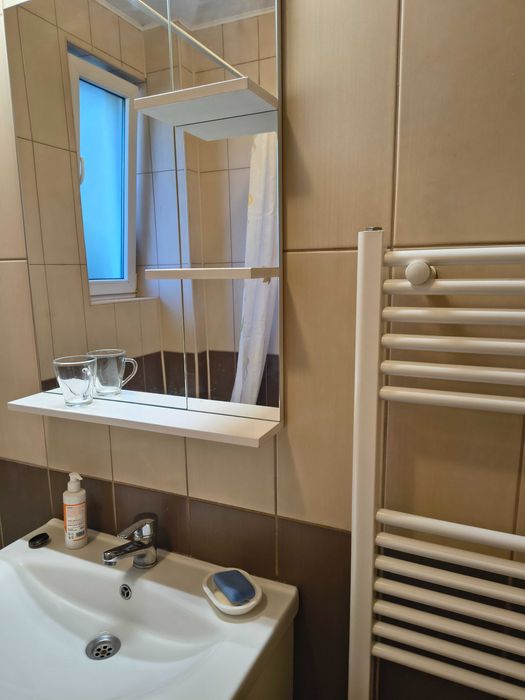 Vând apartament 2 camere în imobil casă/vilă