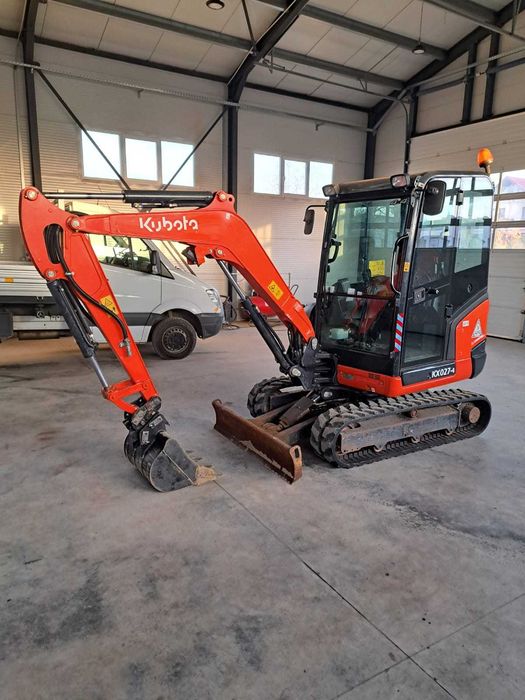 inchiriez excavator 22 tone, 3 tone