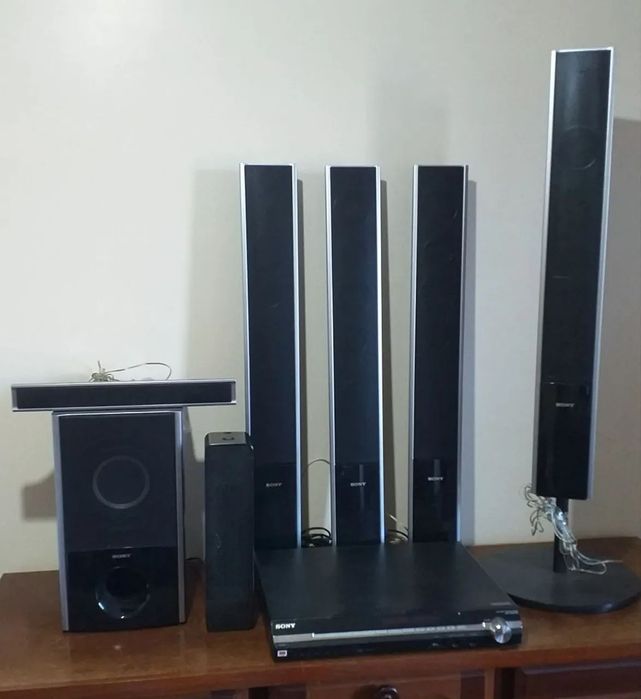 Продам Домашний кинотеатр Sony DAV DZ870W  1000Вт