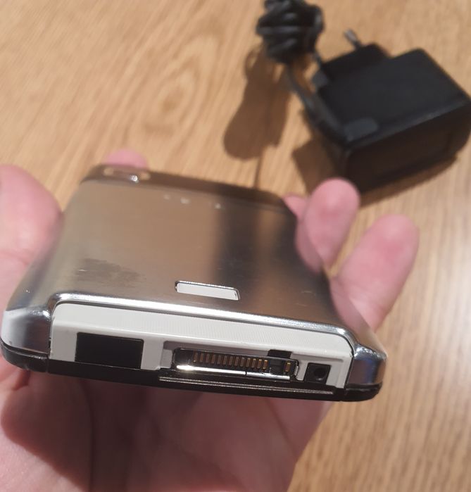 Vând Nokia E61i de colectie.Pret 180 ron