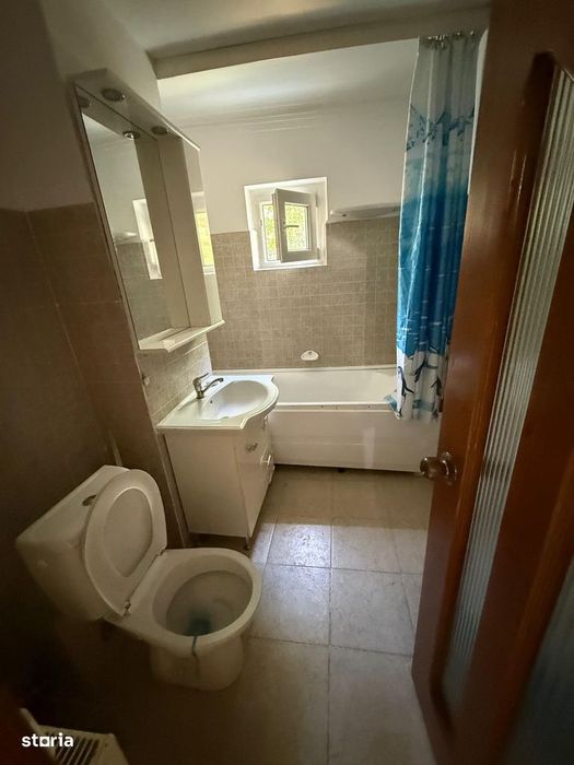 Apartament cu 4 camere decomandate, Obcini