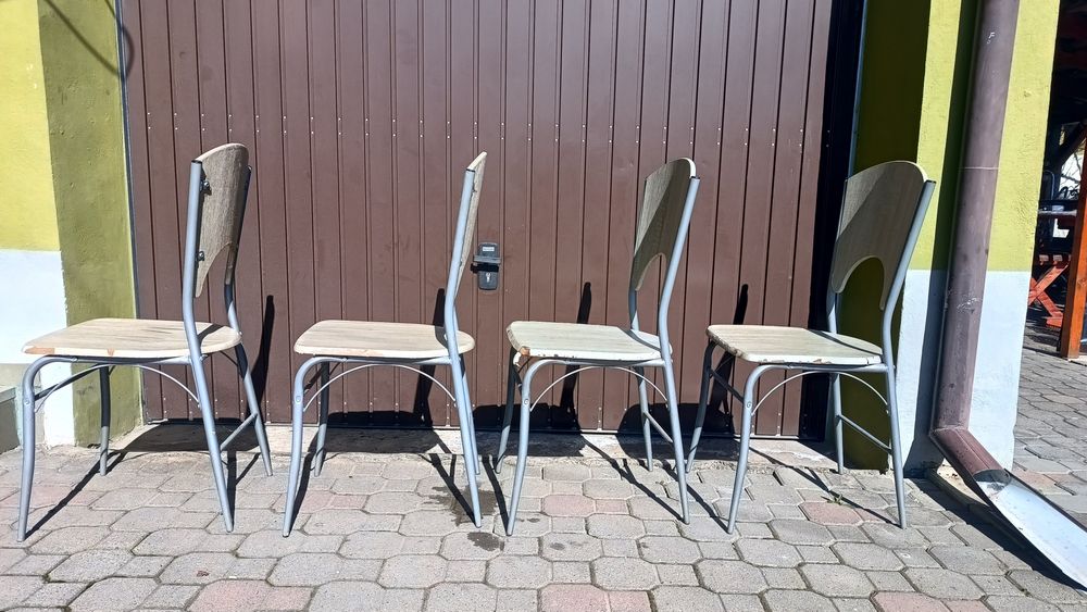 Vând set de 4 scaune de la Jysk