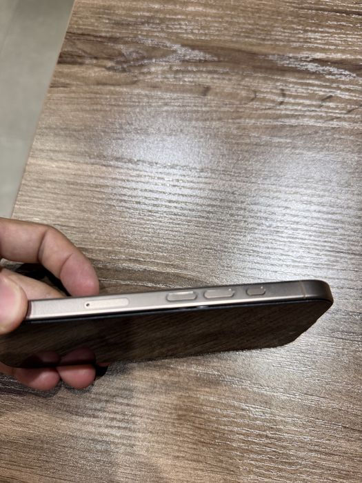 Iphone 16 pro desert