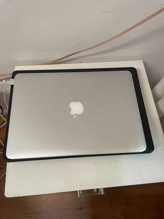 MacBook Pro A1502 EARLY 2015, I5 2.7, 8 Gb DDR4, SSD 256 Gb, impecabil