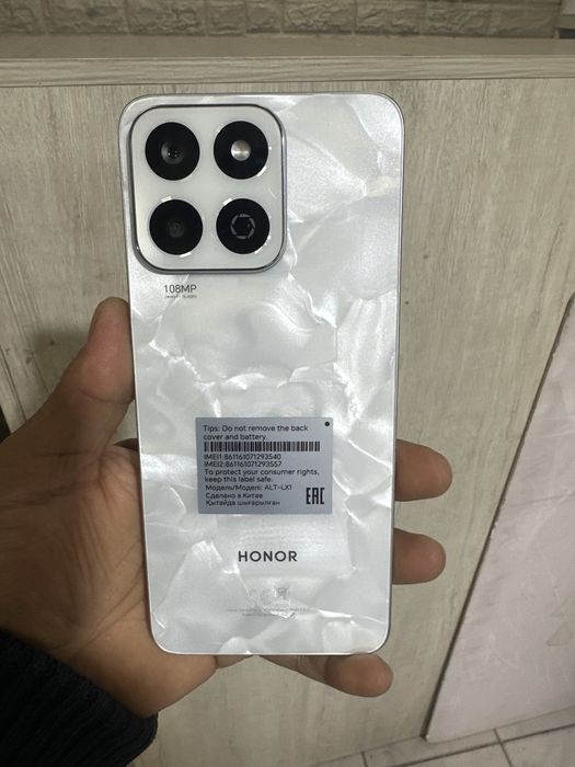 Honor x7c 8+/256 holati idial rasmda bor hamasi akuratni ishlatilgan