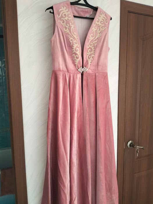 Камзолдар сатылады немесе прокатқа беріледі