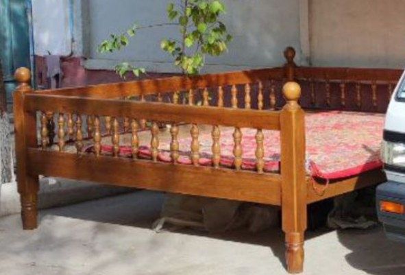 Kravat sotiladi xolati alo darajada