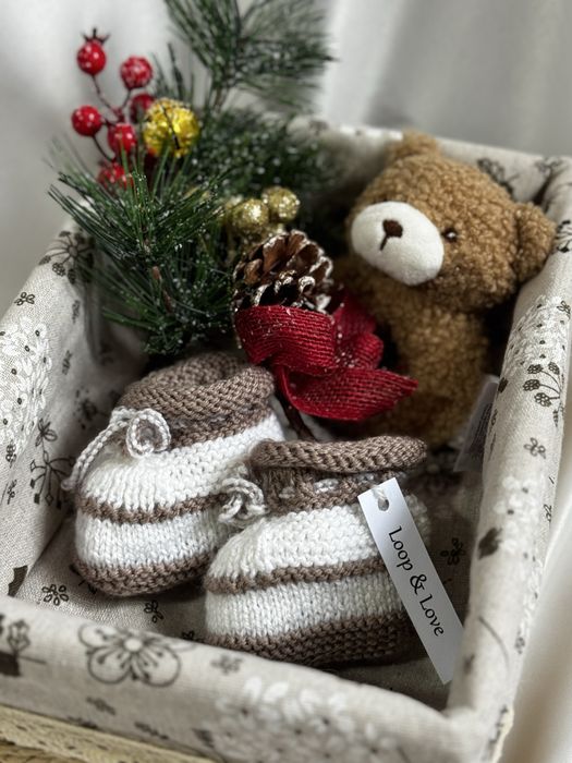 Детские вязаные пинетки