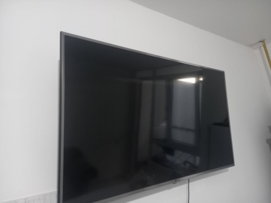 Продам смарт телевизор LG