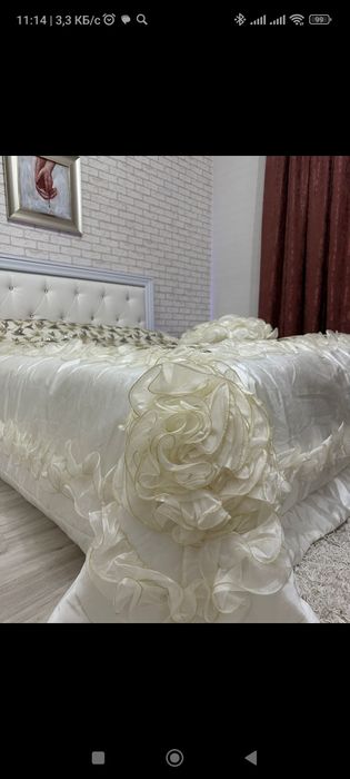Покрывало с подушкой и наволочками