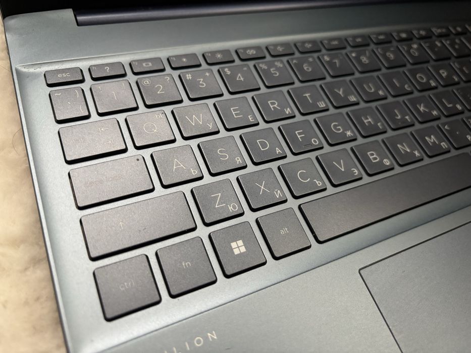 Лаптоп HP pavilion