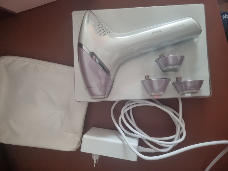 Epilator IPL Philips Lumea Seria 8000 BRI947