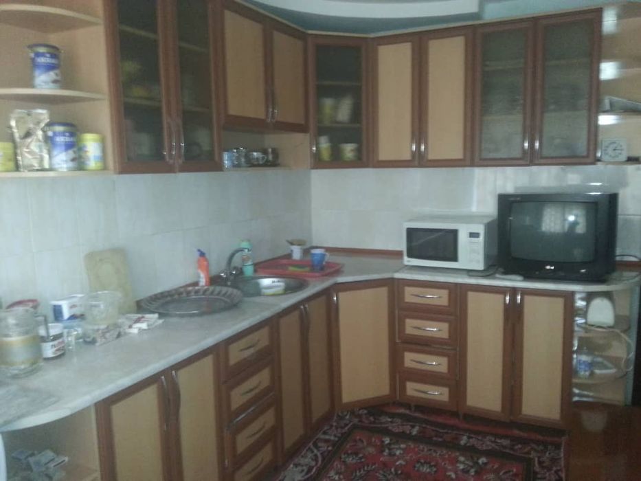 Продается коттедж за ЦУМОМ. Коттедж сотилади