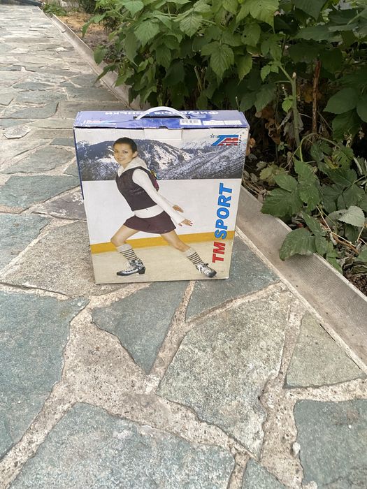 Обсолютно новые фигурные коньки