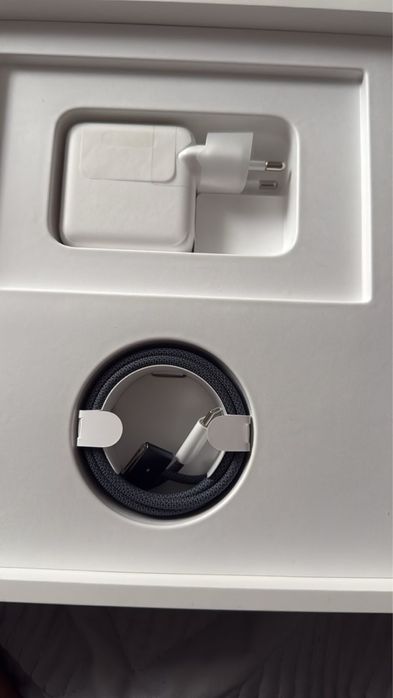 MacBook Air 256gb m2