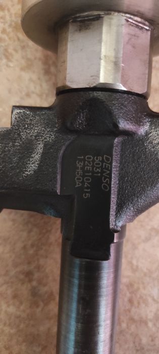 Vând injectoare Mazda 6 2.0  cod rf5c