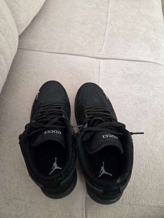 Продам кроссовки Nike x Gucci