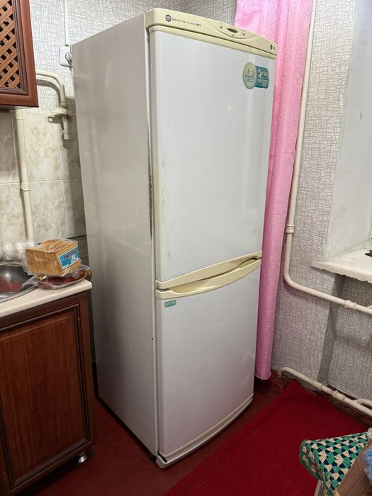 Продам холодильник в рабочем срмтоянии