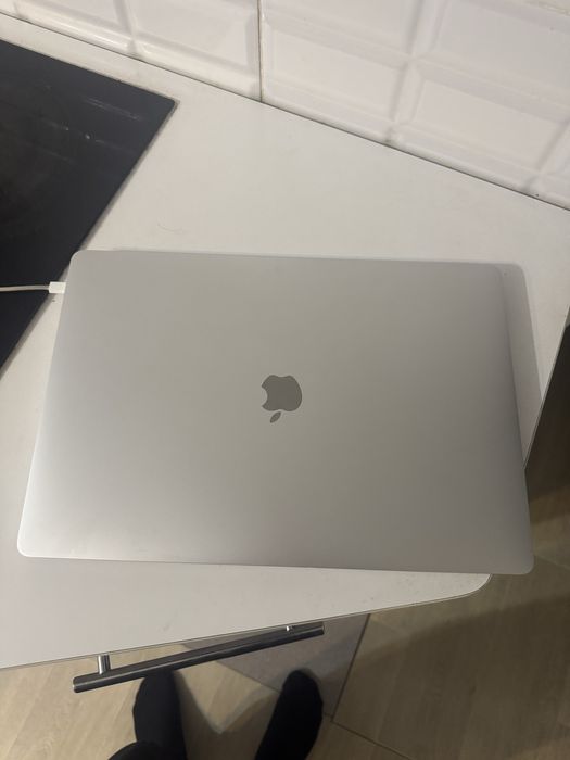 Macbook pro 16 2019