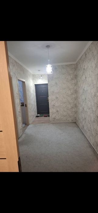 Uy sotiladi 2 xonal 70 m²i yangi remont jihozlari bilan