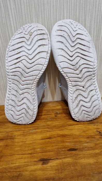 Кроссовки летние