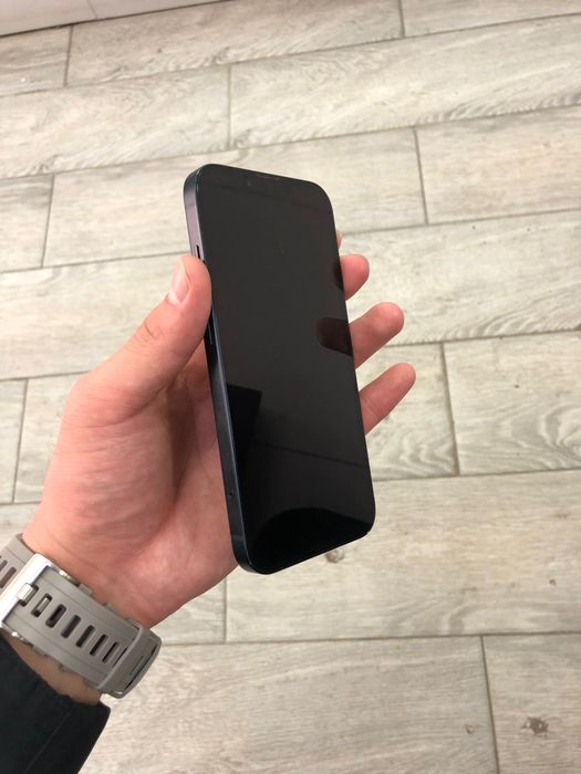 Продам Айфон 13 128гб