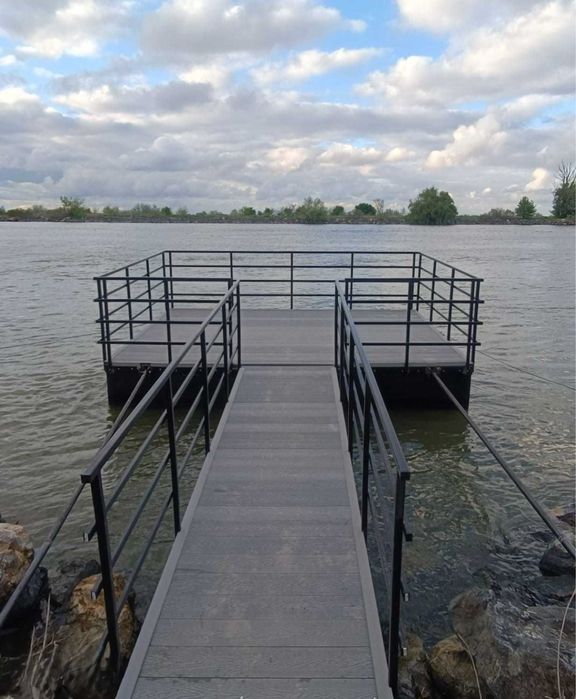 Casute plutitoare/ terase plutitoare/ pontoane plutitoare