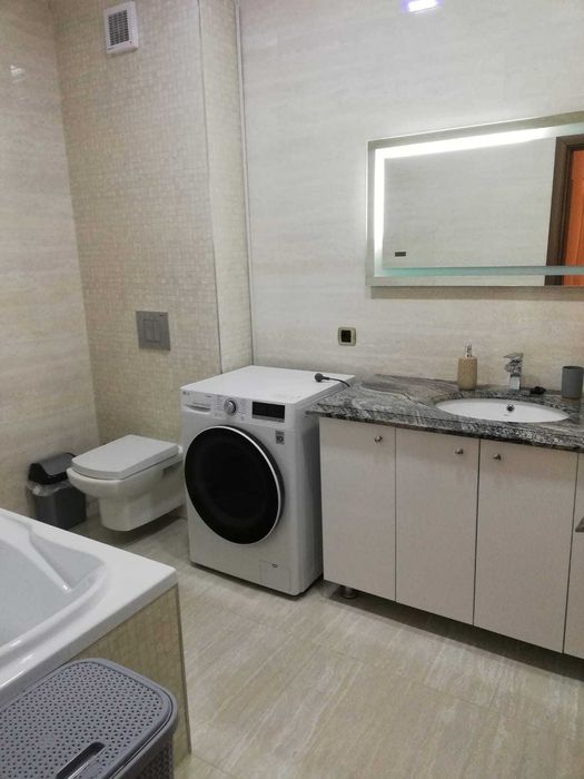 Proprietar-inchiriez apartament in Isaran (Tractorul) cu 2 camere (extins la 3 camere)