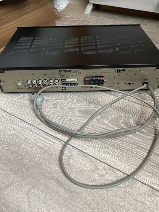 Усилвател Yamaha A400