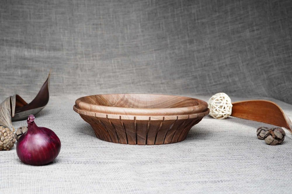 Дървена купа  от масивна дървесина орех