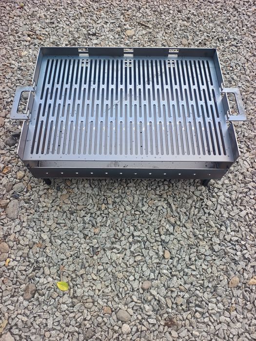 Vând grătar reglabil