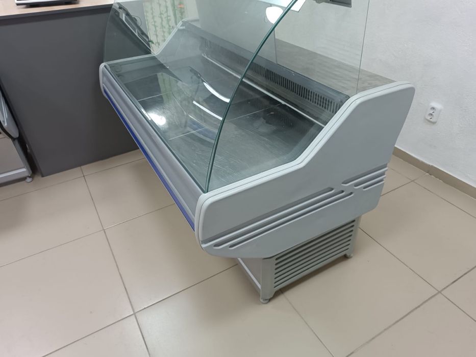 витринный холодильник