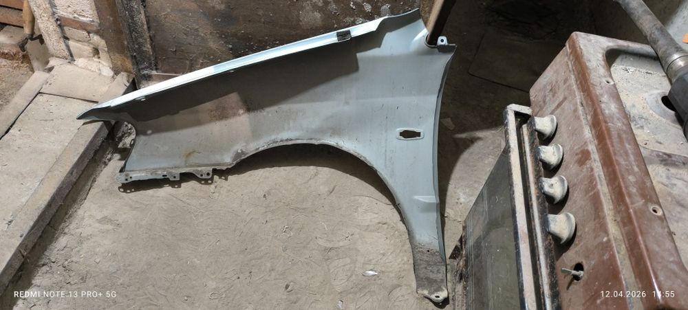 Продам крылья на Митсубиси