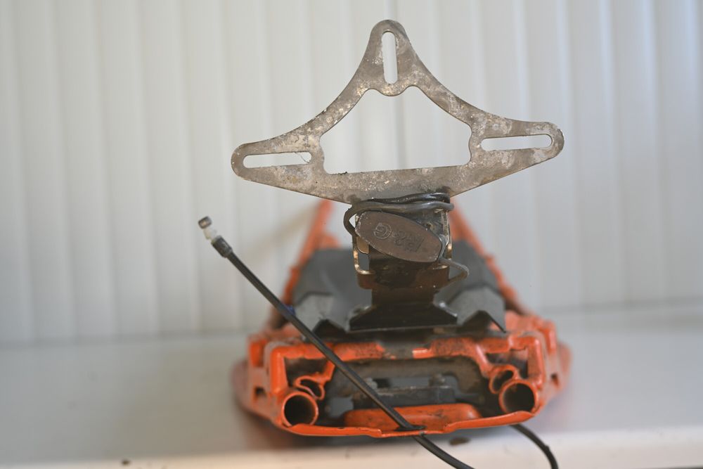 KTM DUKE 125 Cadru codita spate cu plastic baterie