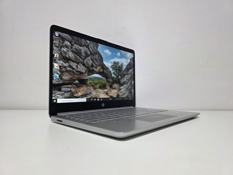 Laptop HP 14  i5-1035G1 14" FullHD 8gb 256ssd . Garantie 12 luni