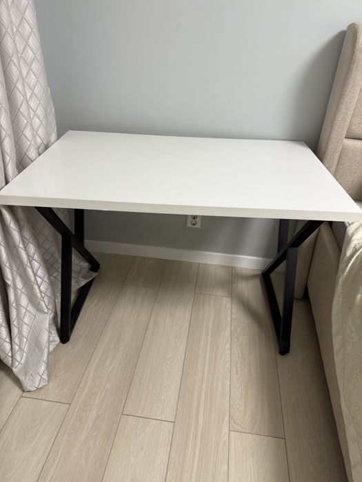 Продается стол для учебы