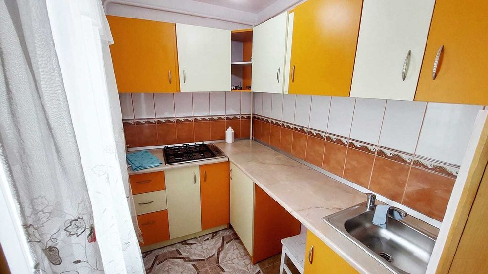 Vând sau închiriez garsonieră etaj 1