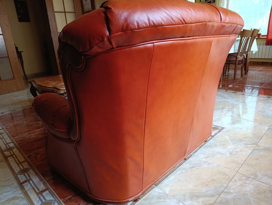 Намалена холна гарнитура естествена кожа диван 2ка и 3ка топ състояние