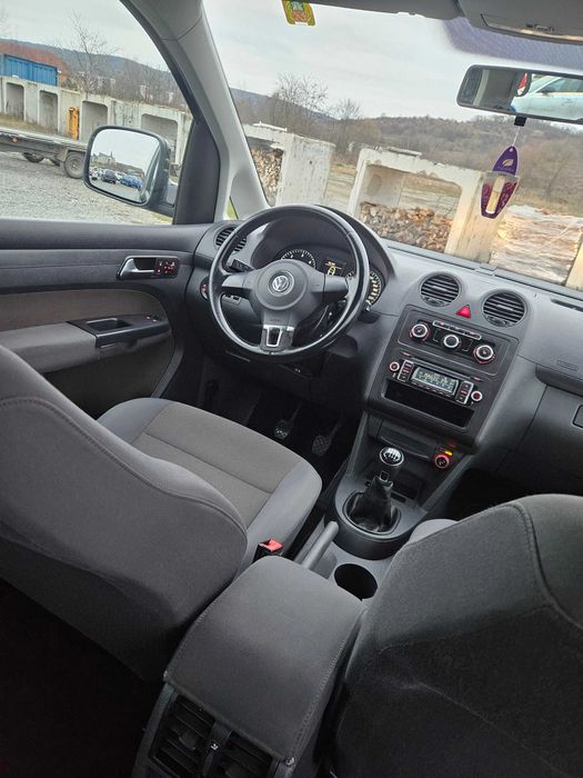 Vw caddy maxi 7 locuri 4x4 motor 2.0 tdi fabricatie 2013