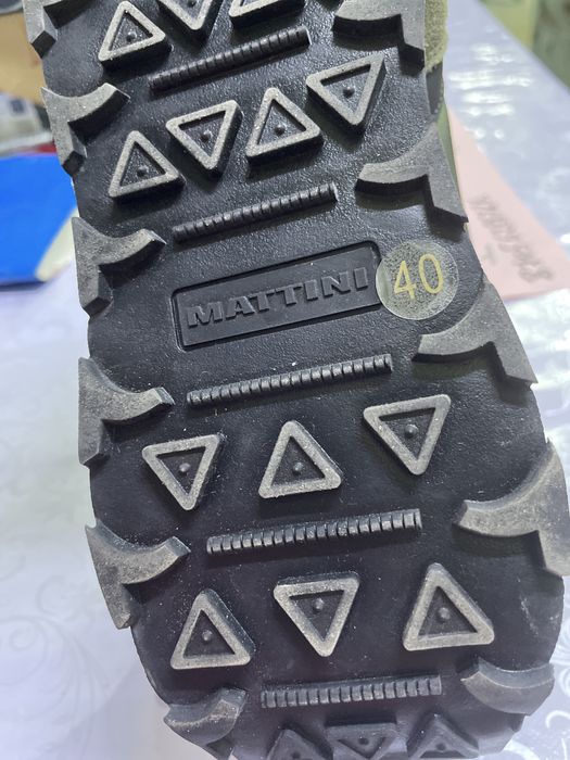 Продам мужские кроссовки.