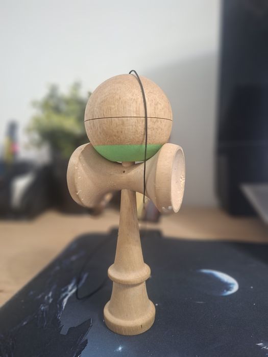Kendama krom verde, semne de folosință usoare
